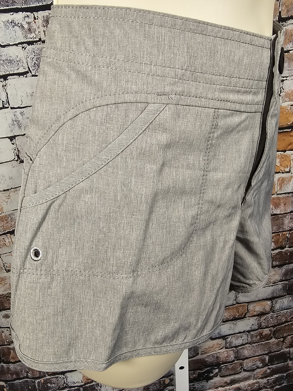 Pelagic Water Activated Print Fishing Shorts W Sz 8 Gray Performance Hybrid